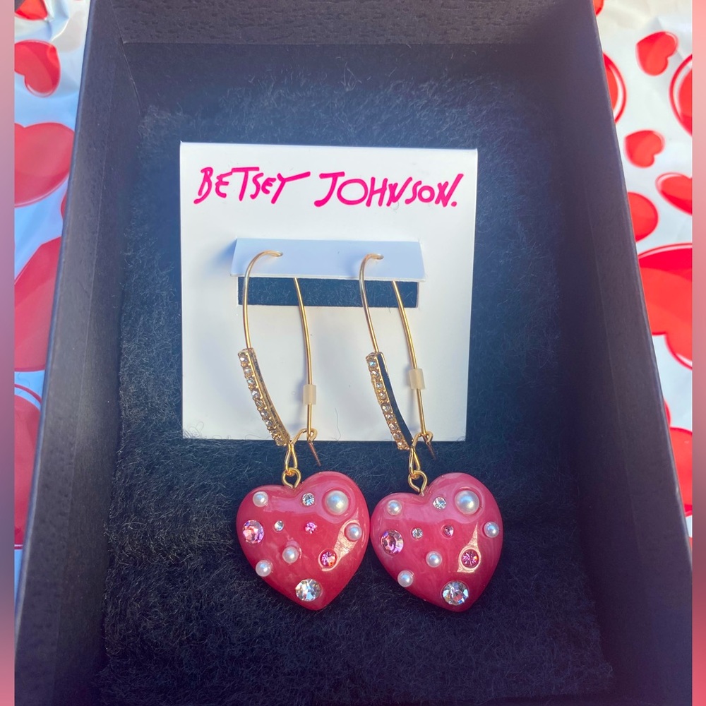 Heart ❤️ Betsey Johnson Dangle Earrings ❤️
